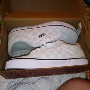 Women's brand new Vans